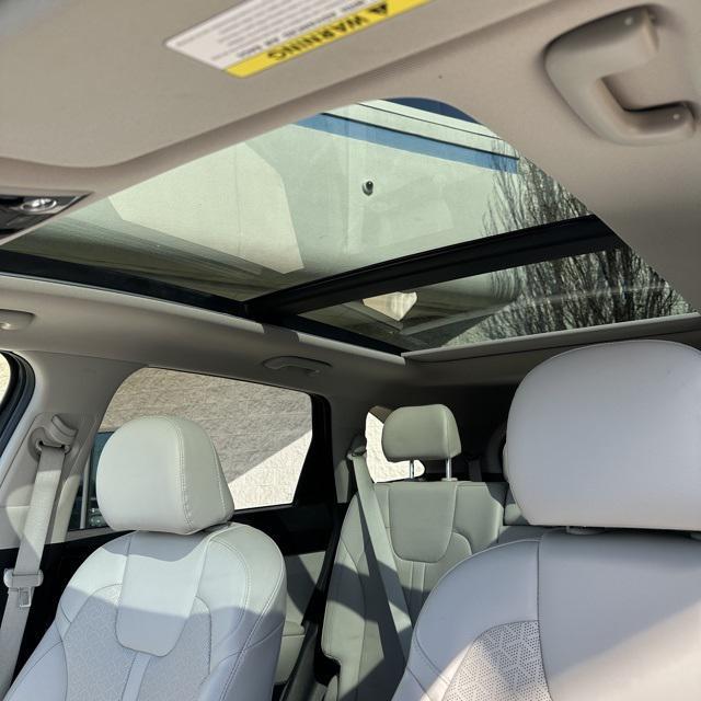 used 2023 Kia Sorento car, priced at $28,950