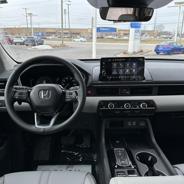 new 2025 Honda Pilot car, priced at $47,050
