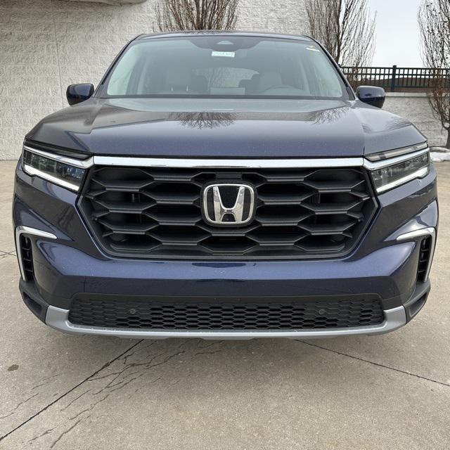 new 2025 Honda Pilot car, priced at $47,050
