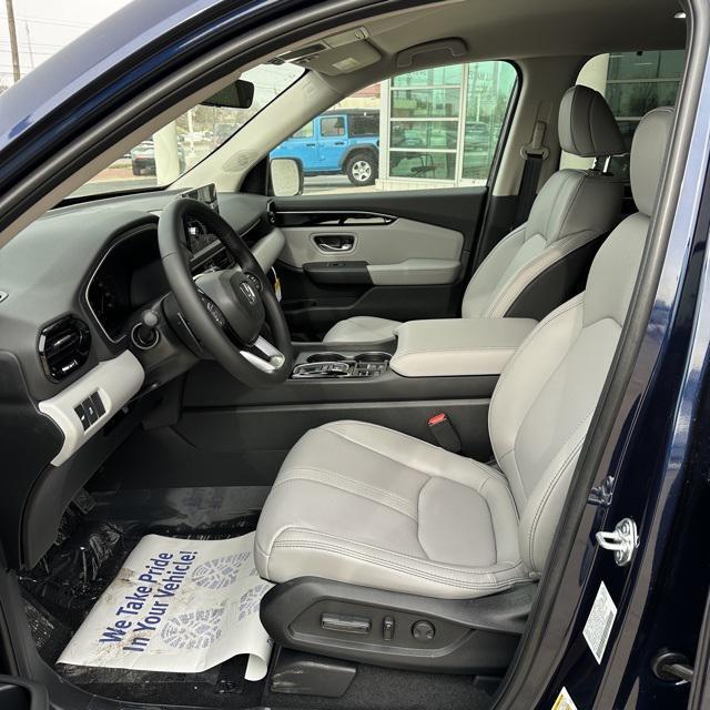 new 2025 Honda Pilot car, priced at $47,050