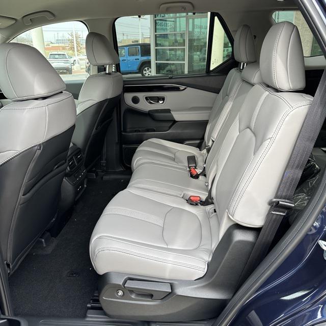 new 2025 Honda Pilot car, priced at $47,050