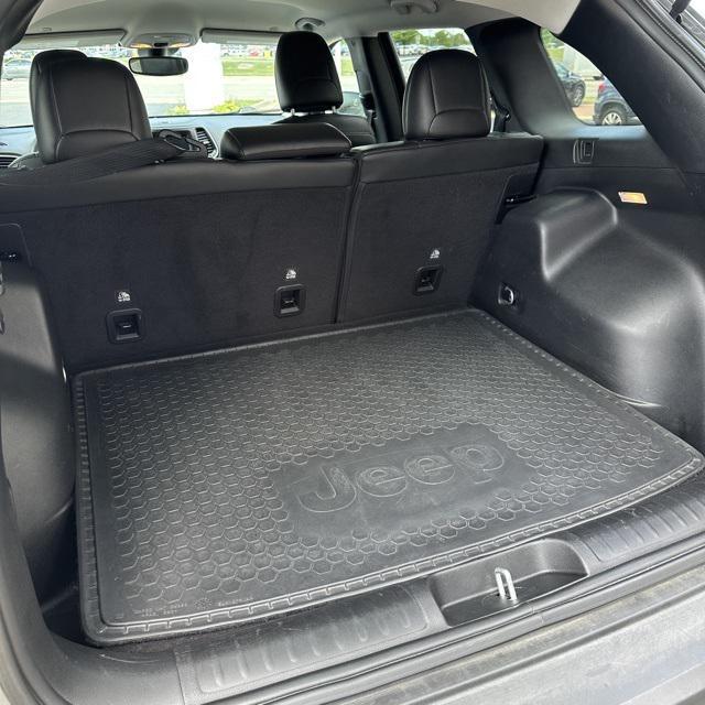 used 2021 Jeep Cherokee car, priced at $19,095