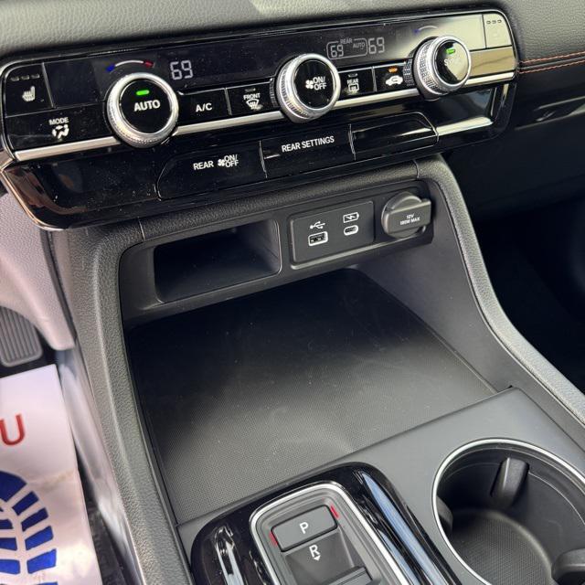 new 2025 Honda Pilot car, priced at $44,480
