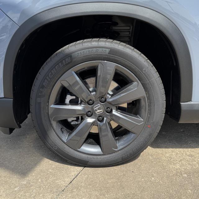new 2025 Honda Pilot car, priced at $44,480