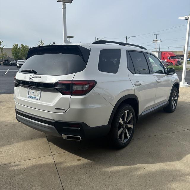 new 2025 Honda Pilot car, priced at $48,950