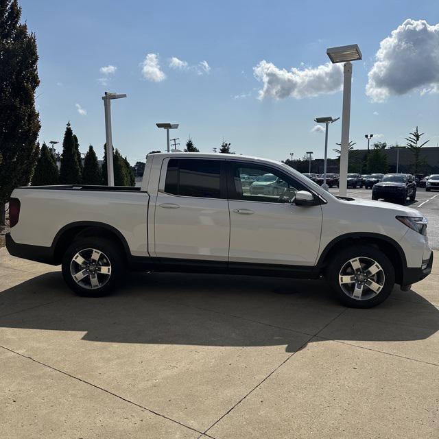 new 2025 Honda Ridgeline car, priced at $43,330