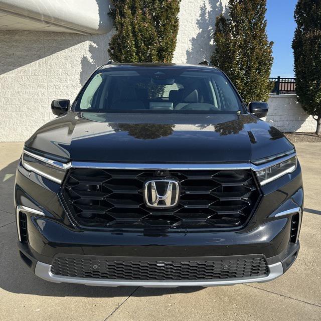 new 2025 Honda Pilot car, priced at $51,975