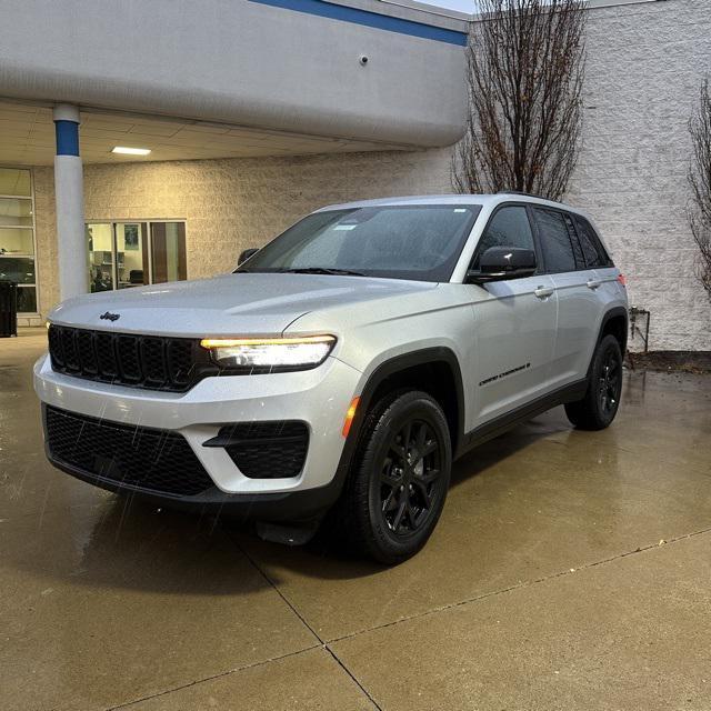 used 2024 Jeep Grand Cherokee car, priced at $37,840