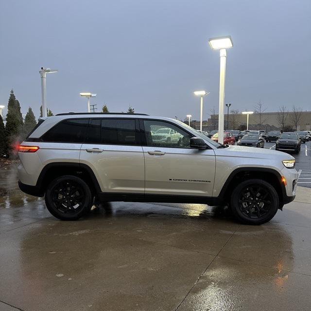 used 2024 Jeep Grand Cherokee car, priced at $37,840