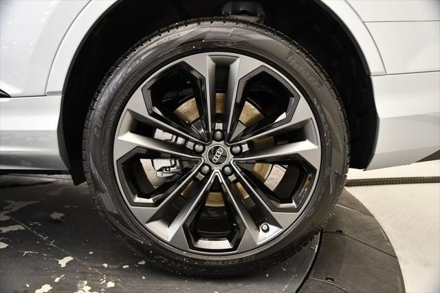 new 2025 Audi Q7 car, priced at $77,735