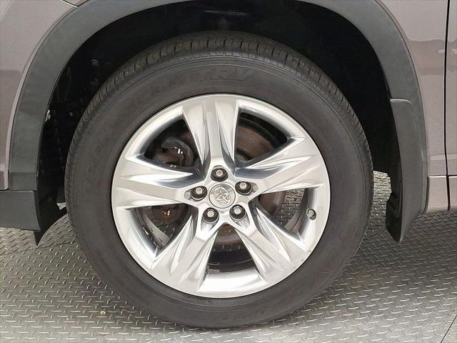 used 2014 Toyota Highlander car, priced at $14,995