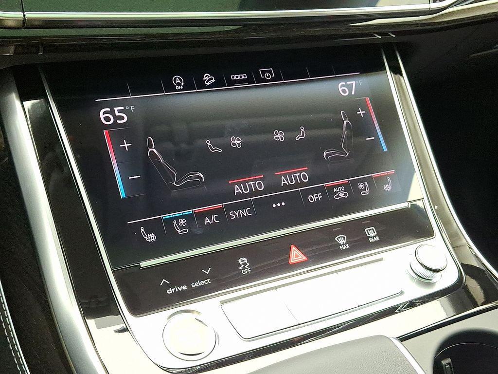 new 2025 Audi Q7 car, priced at $76,990