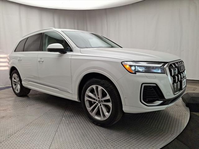 new 2025 Audi Q7 car, priced at $66,705