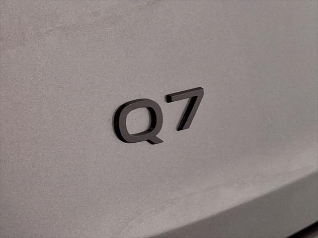 new 2025 Audi Q7 car, priced at $72,145