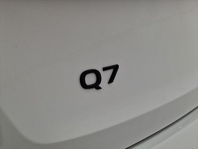 new 2025 Audi Q7 car, priced at $70,755