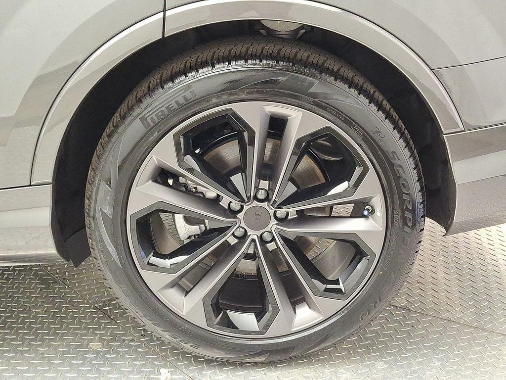 new 2026 Audi Q7 car, priced at $85,695