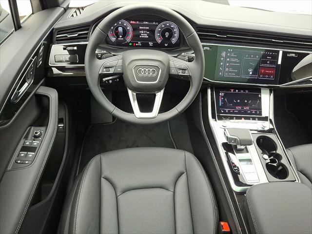 new 2025 Audi Q7 car, priced at $77,805