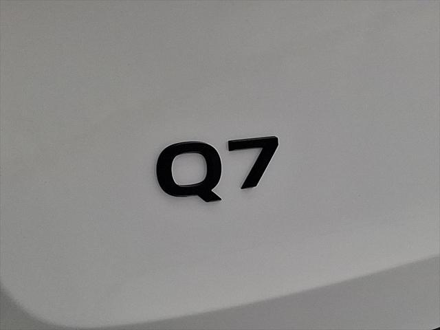 new 2025 Audi Q7 car, priced at $76,090