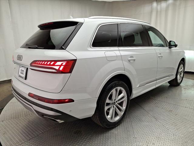 new 2025 Audi Q7 car, priced at $65,730