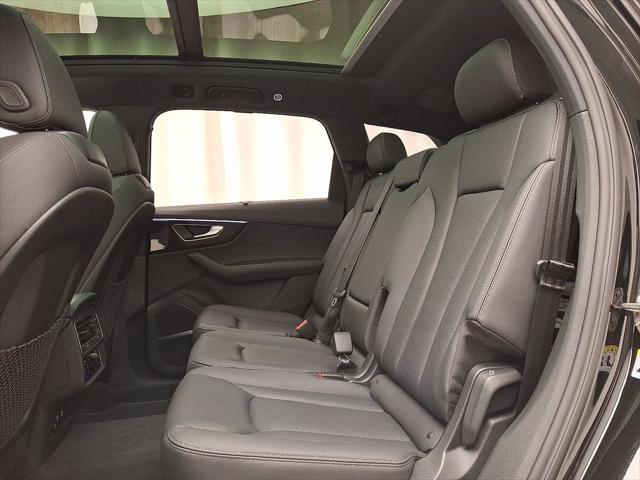 new 2025 Audi Q7 car, priced at $76,705