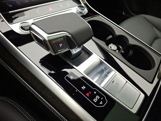 new 2025 Audi Q7 car, priced at $77,805