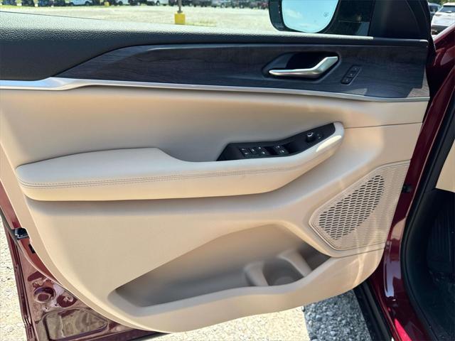 new 2025 Jeep Grand Cherokee L car, priced at $52,697