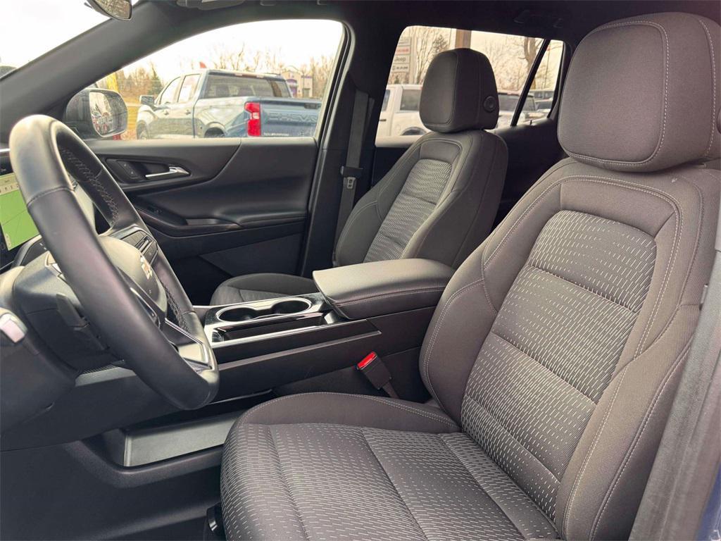 used 2025 Chevrolet Equinox car, priced at $22,000