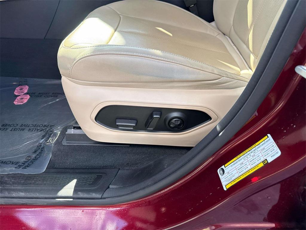 used 2023 Jeep Grand Cherokee car, priced at $29,000