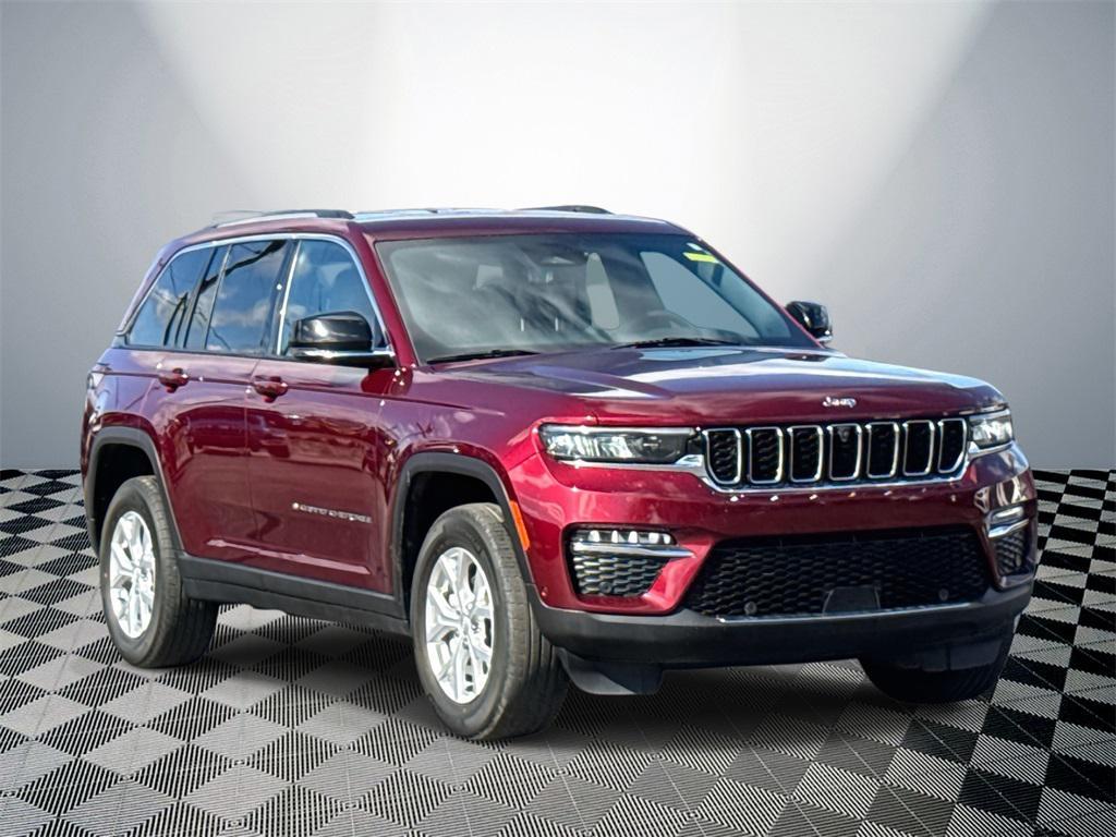 used 2023 Jeep Grand Cherokee car, priced at $29,000