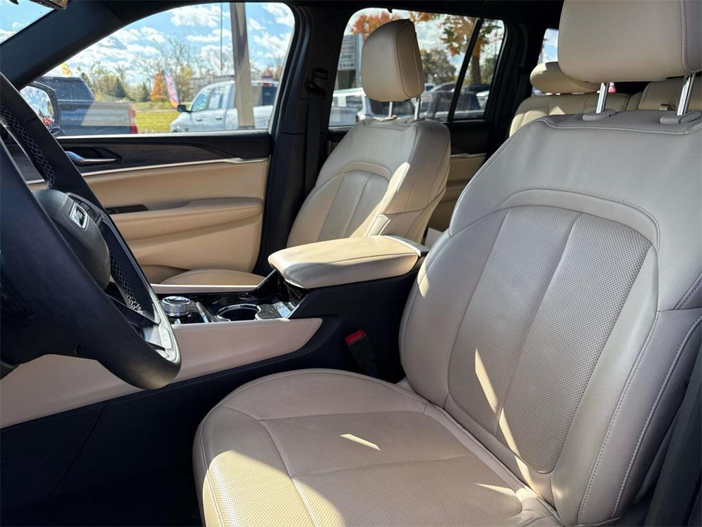 used 2023 Jeep Grand Cherokee car, priced at $29,000