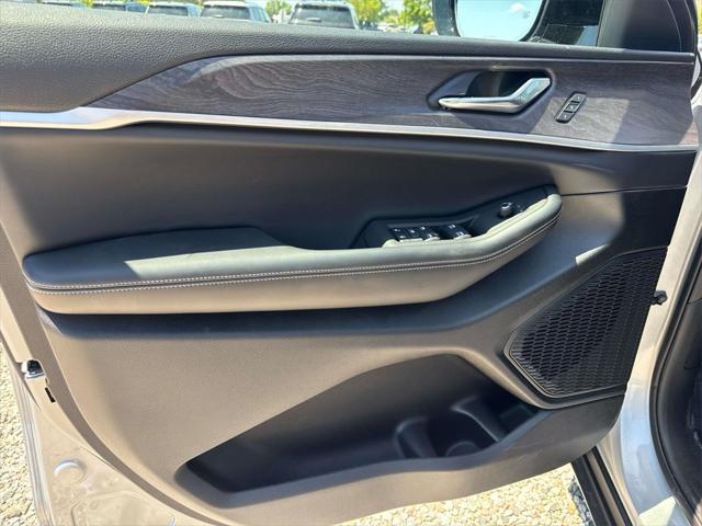 new 2025 Jeep Grand Cherokee car, priced at $52,438