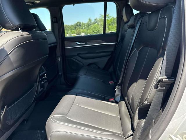 new 2025 Jeep Grand Cherokee car, priced at $52,438