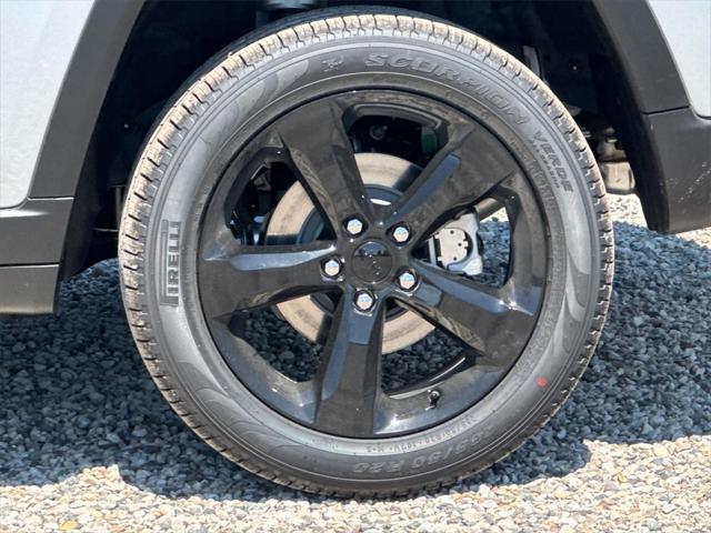 new 2025 Jeep Grand Cherokee car, priced at $52,438