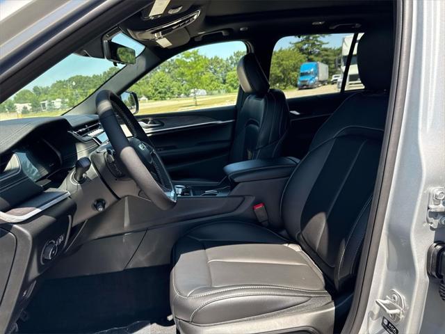 new 2025 Jeep Grand Cherokee car, priced at $52,438