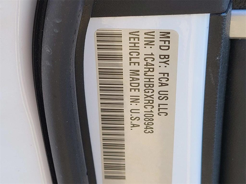 used 2024 Jeep Grand Cherokee car, priced at $31,000