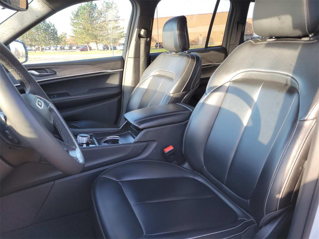 used 2024 Jeep Grand Cherokee car, priced at $31,000