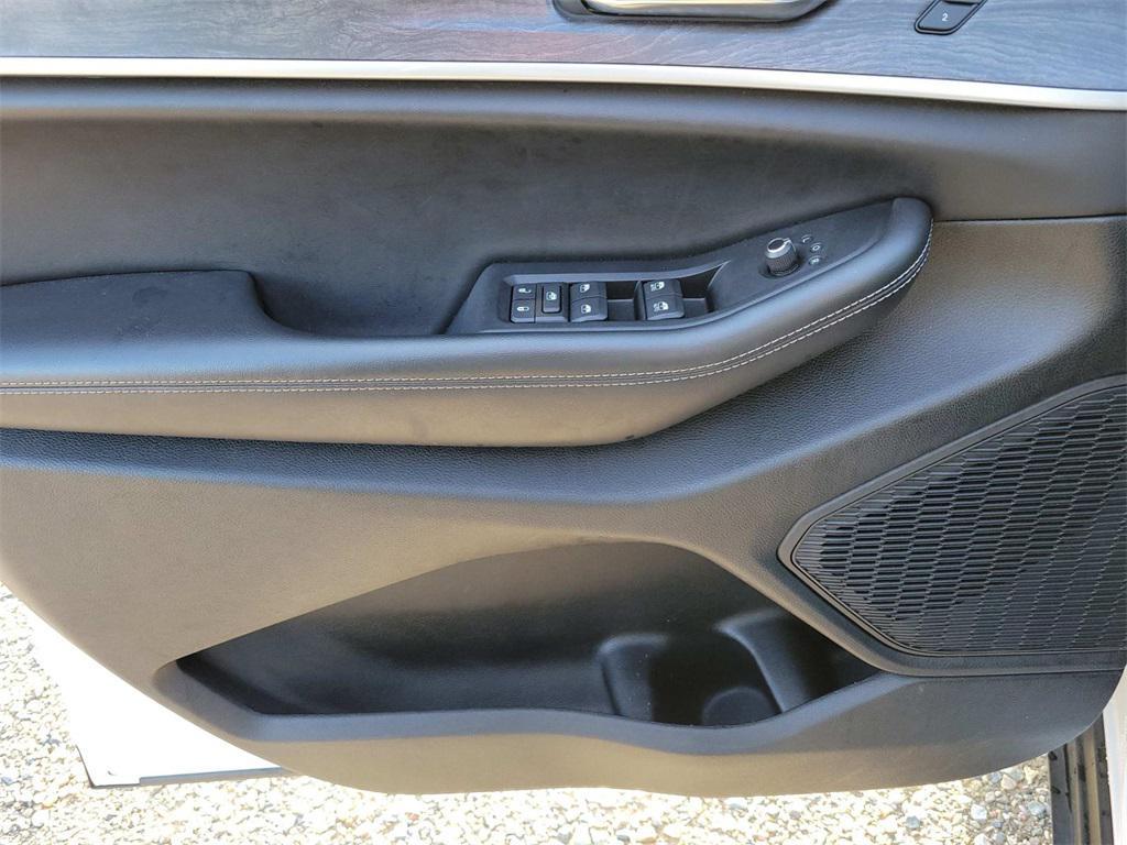 used 2024 Jeep Grand Cherokee car, priced at $31,000