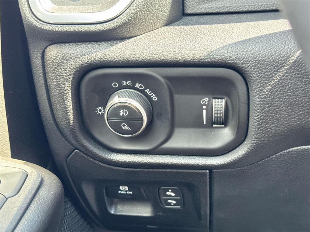 new 2025 Ram 1500 car, priced at $52,799