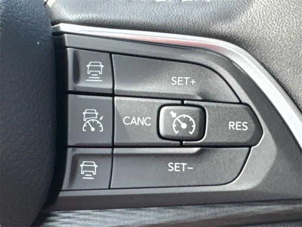 new 2025 Jeep Grand Cherokee car, priced at $40,808