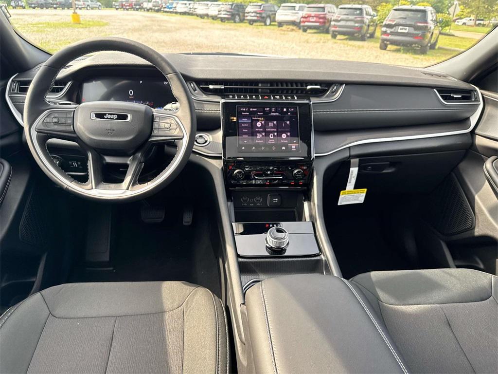 new 2025 Jeep Grand Cherokee car, priced at $40,808