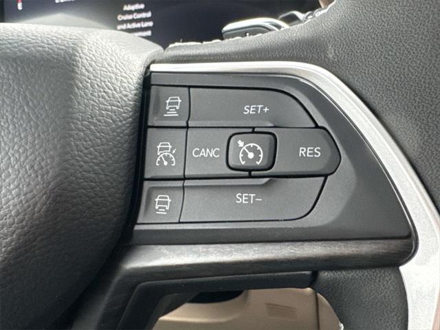 new 2025 Jeep Grand Cherokee car, priced at $48,557