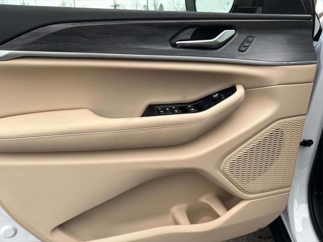 new 2025 Jeep Grand Cherokee car, priced at $48,557