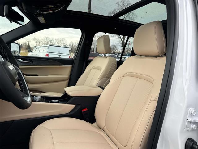 new 2025 Jeep Grand Cherokee car, priced at $48,557