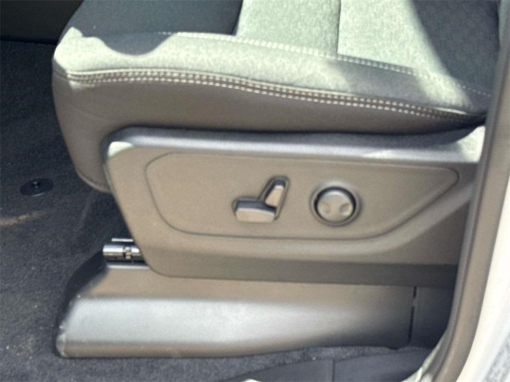 new 2025 Ram 1500 car, priced at $53,597