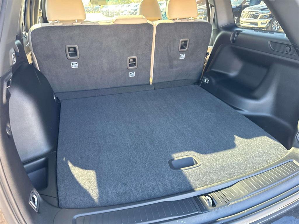 new 2025 Jeep Grand Cherokee car, priced at $56,655