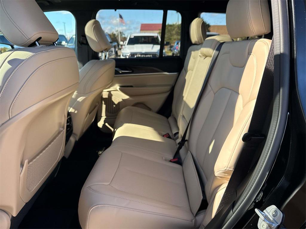 new 2025 Jeep Grand Cherokee car, priced at $56,655
