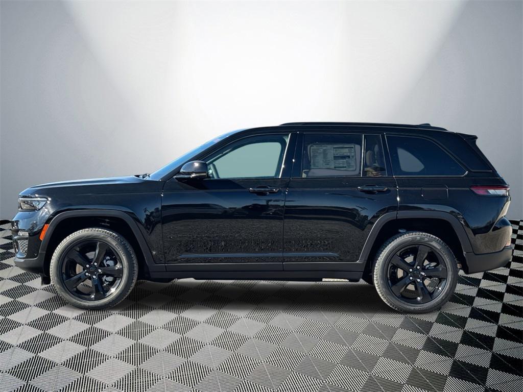 new 2025 Jeep Grand Cherokee car, priced at $56,655