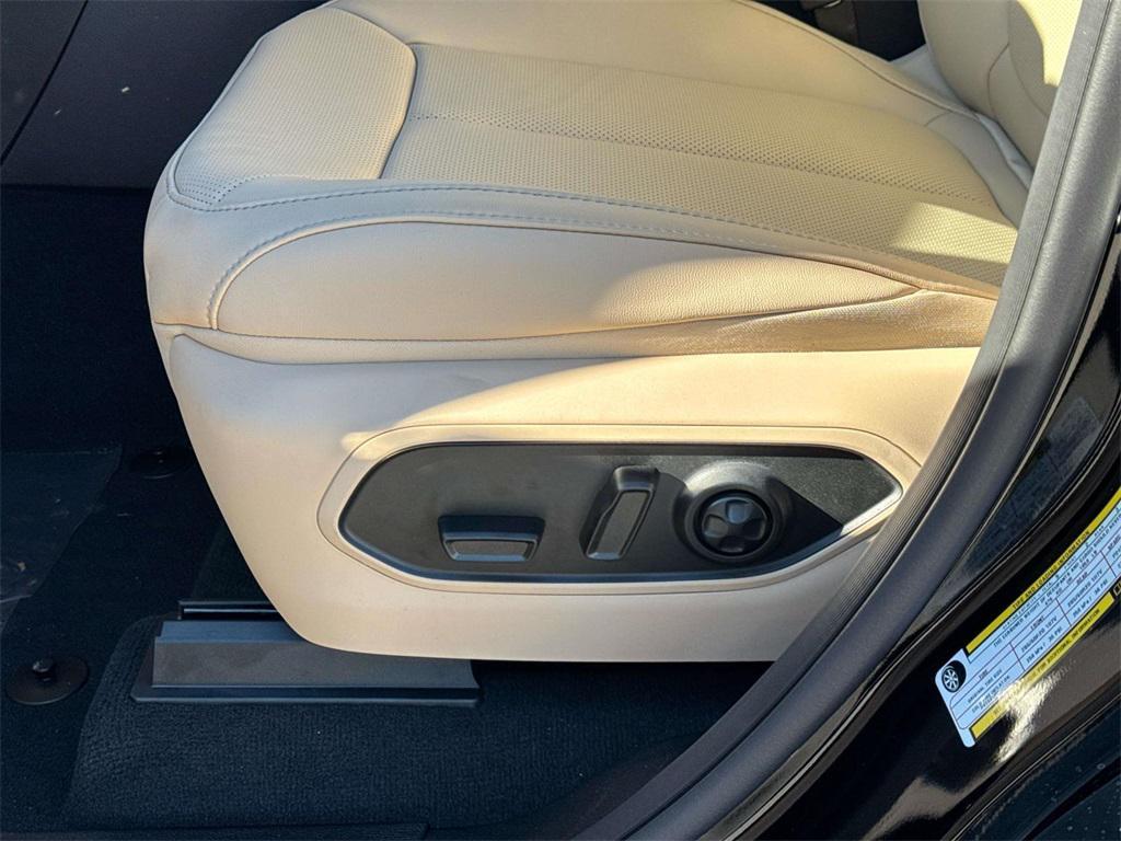 new 2025 Jeep Grand Cherokee car, priced at $56,655