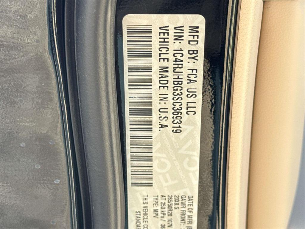 new 2025 Jeep Grand Cherokee car, priced at $56,655