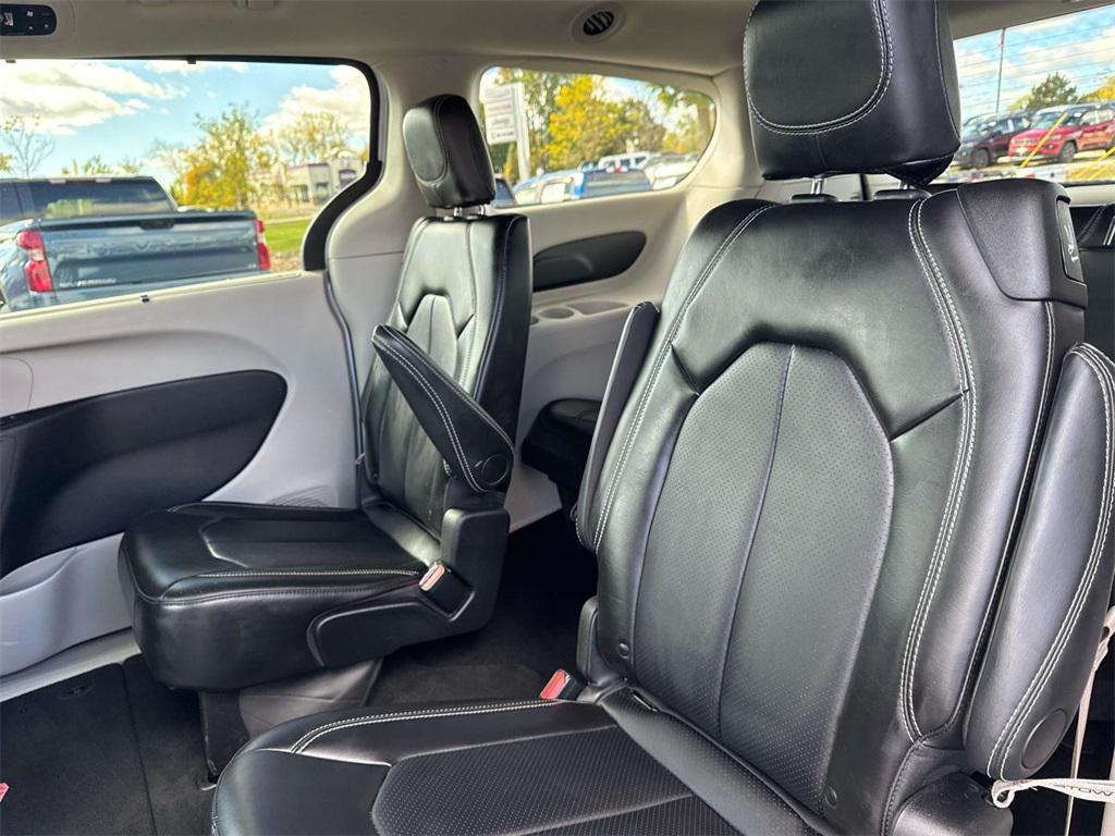 used 2024 Chrysler Pacifica car, priced at $33,000